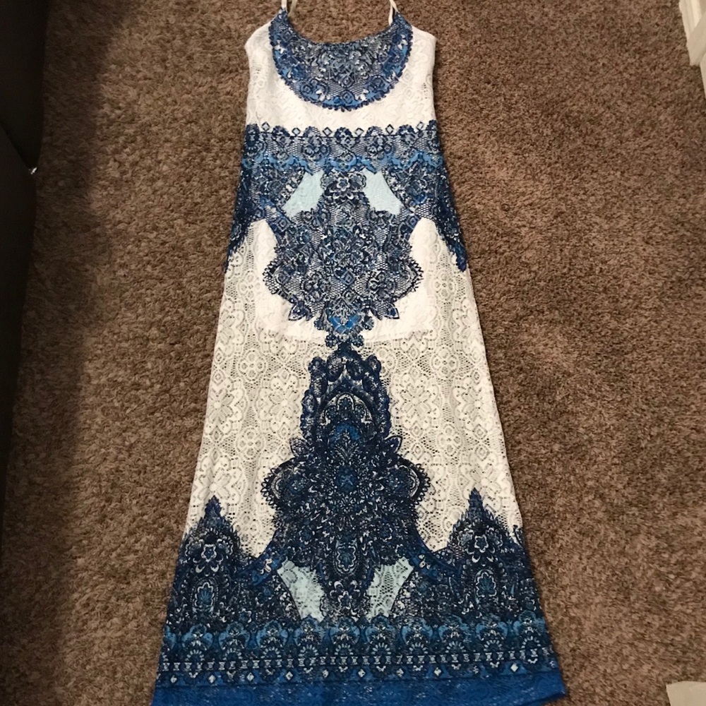 VENUS Lace Maxi Dress